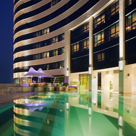 Symphony Style Hotel Kuwait Salmiya Екстериор снимка The swimming pool at the hotel