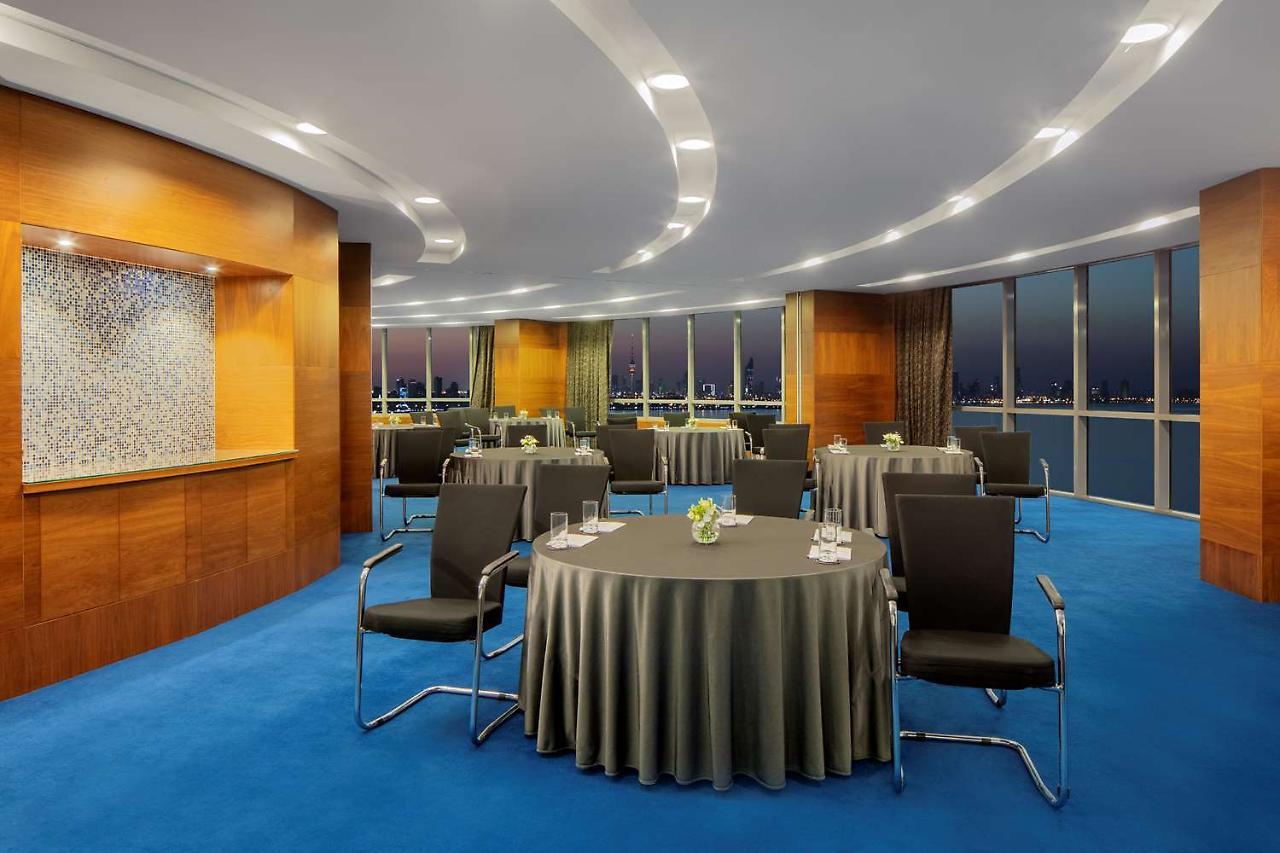 Symphony Style Hotel Kuwait Salmiya Екстериор снимка Meeting room