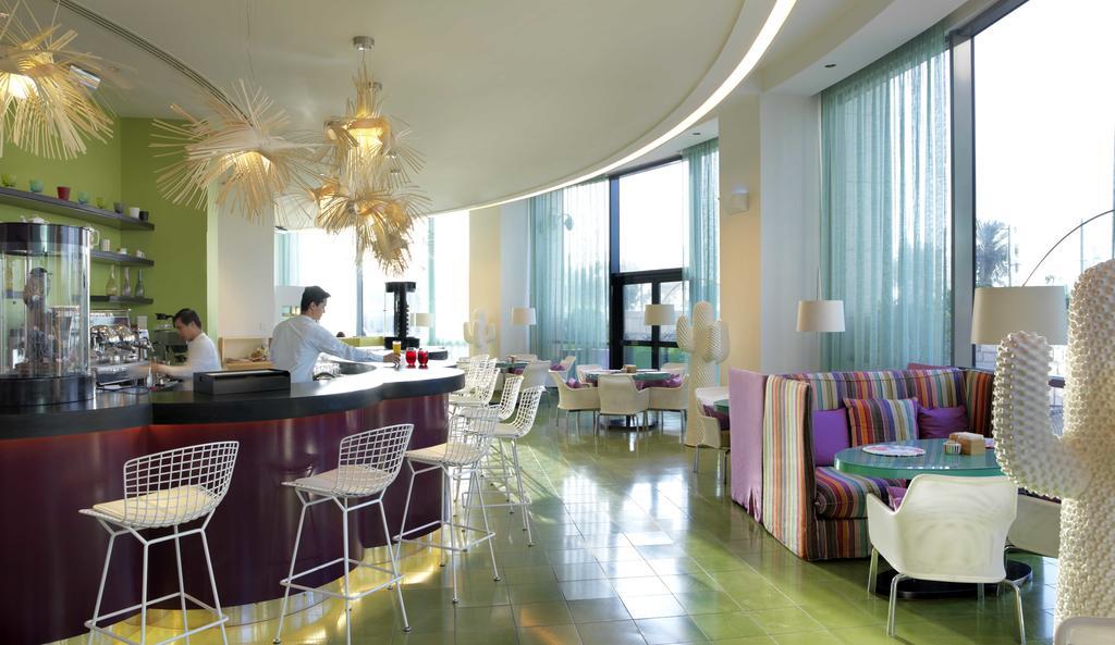 Symphony Style Hotel Kuwait Salmiya Екстериор снимка The bar at the Standard East Village