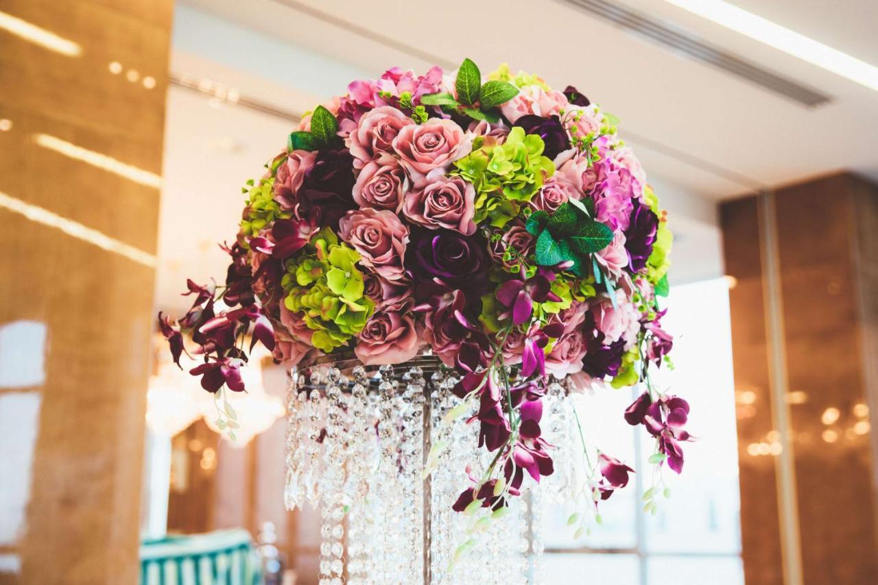 Symphony Style Hotel Kuwait Salmiya Екстериор снимка Flower arrangement