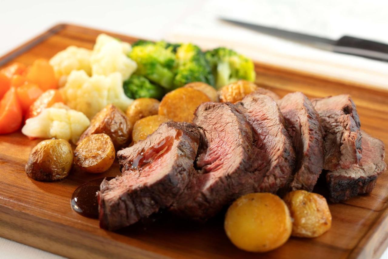 Symphony Style Hotel Kuwait Salmiya Екстериор снимка A roast