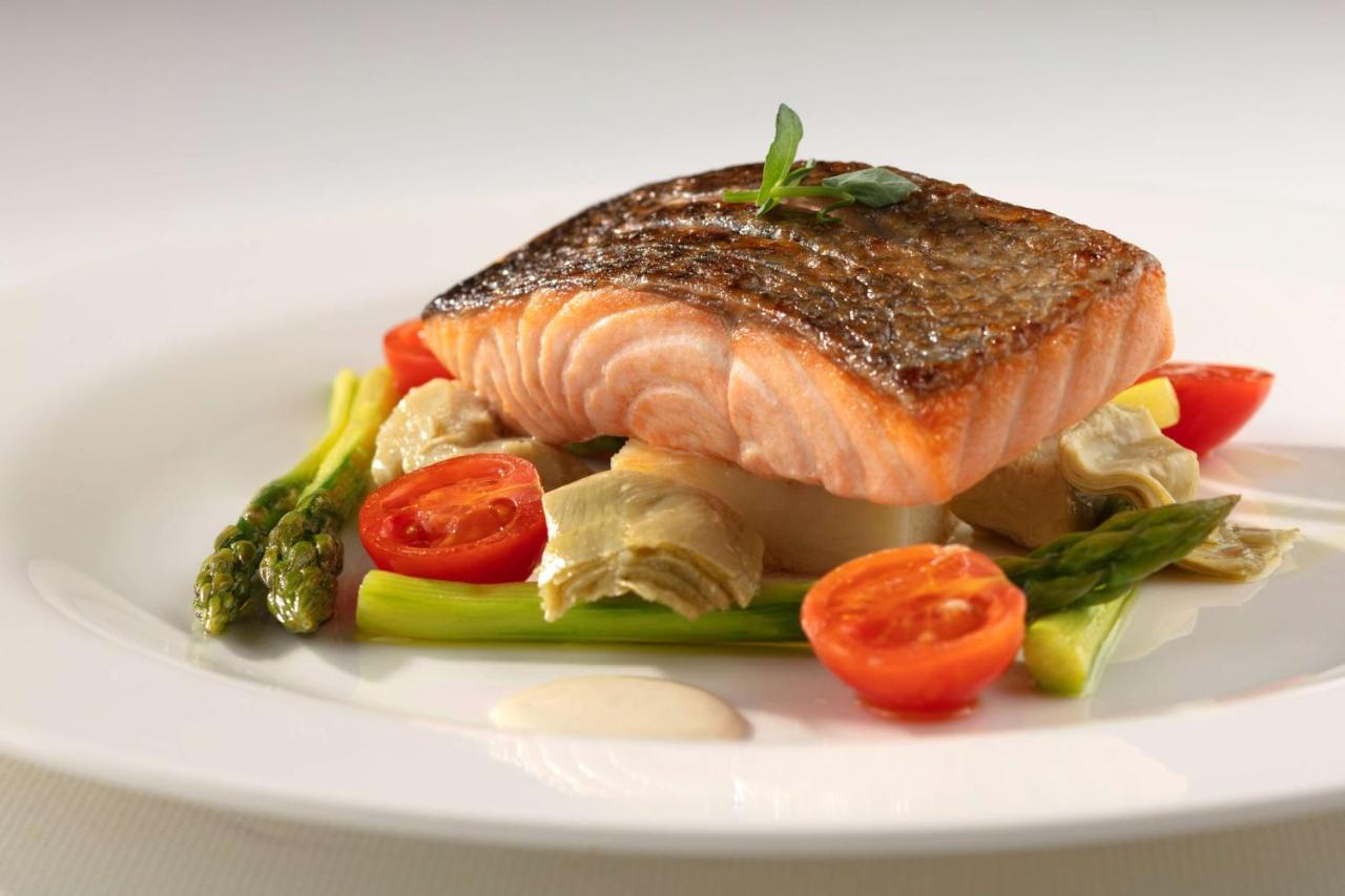 Symphony Style Hotel Kuwait Salmiya Екстериор снимка Salmon