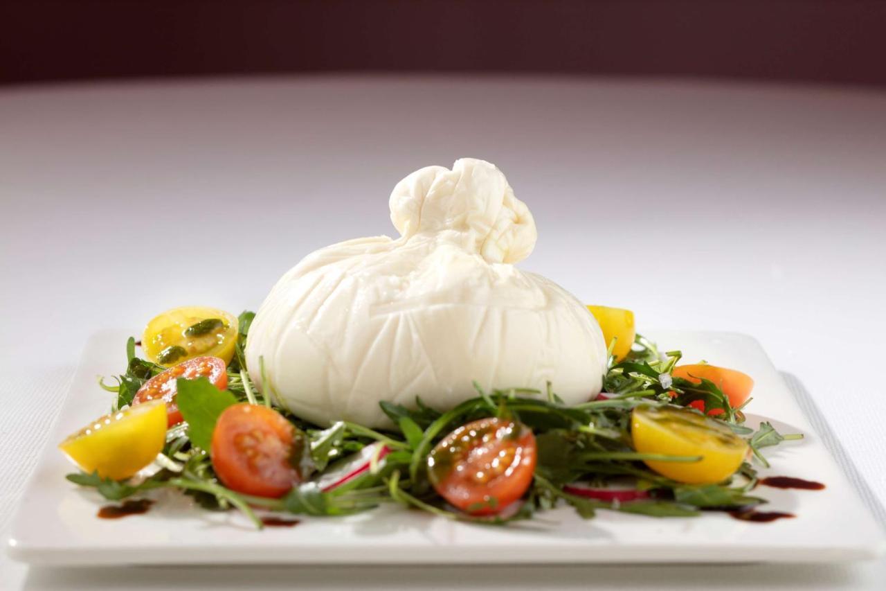 Symphony Style Hotel Kuwait Salmiya Екстериор снимка Buratta