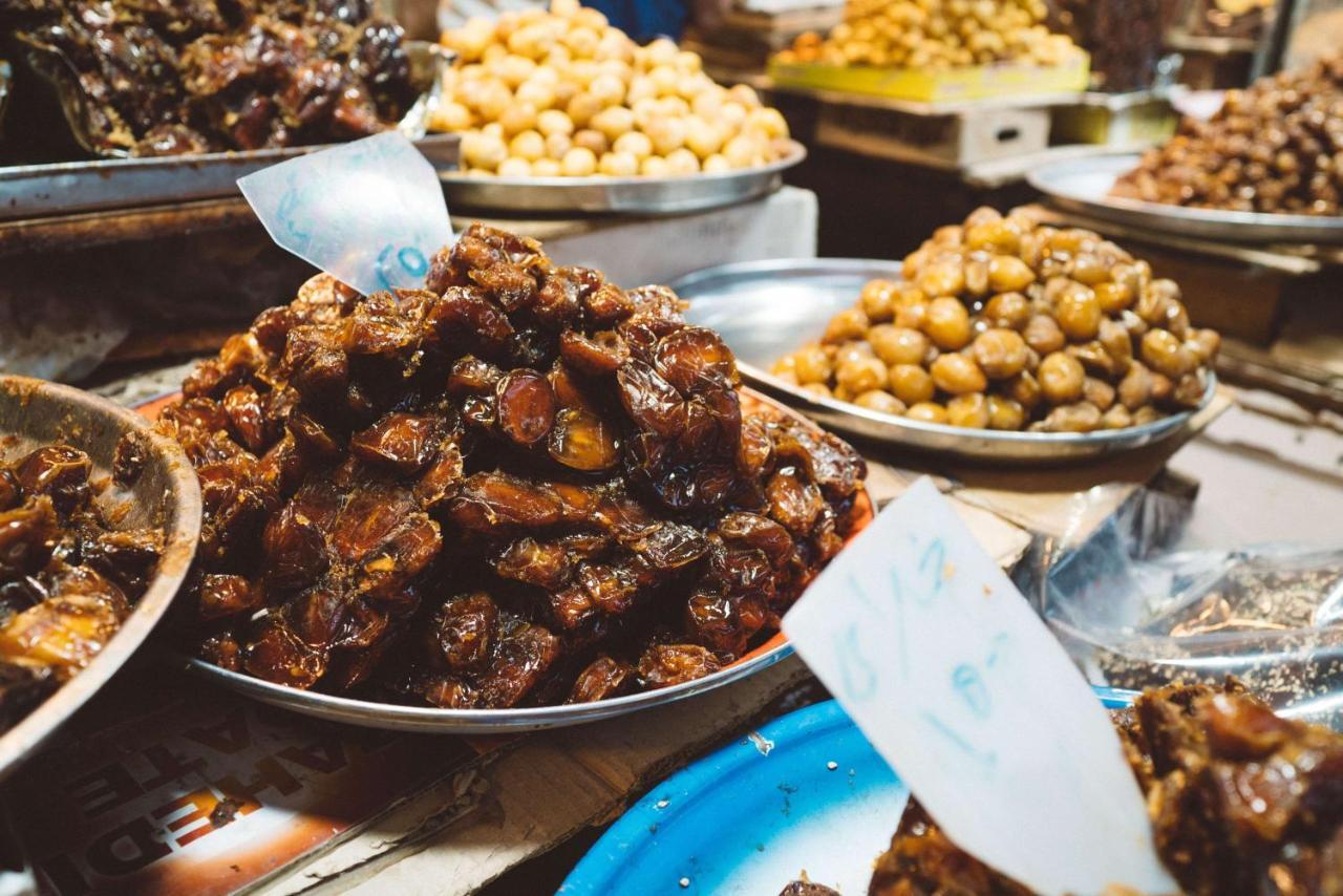 Symphony Style Hotel Kuwait Salmiya Екстериор снимка Dried figs