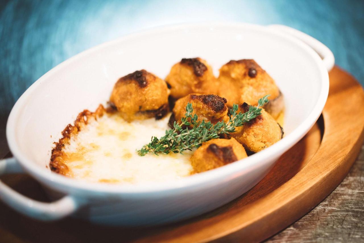 Symphony Style Hotel Kuwait Salmiya Екстериор снимка A bowl of Swedish meatballs